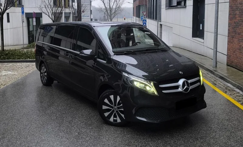 V-Class front